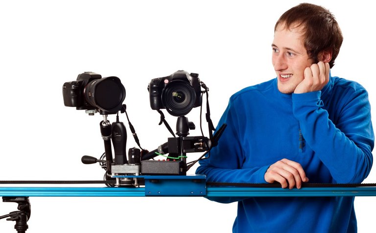 Linear guide in a camera slider