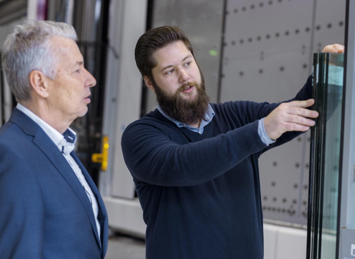 LiSEC è leader mondiale con le sue soluzioni complete per la lavorazione del vetro piano e utilizza guide lineari Franke
