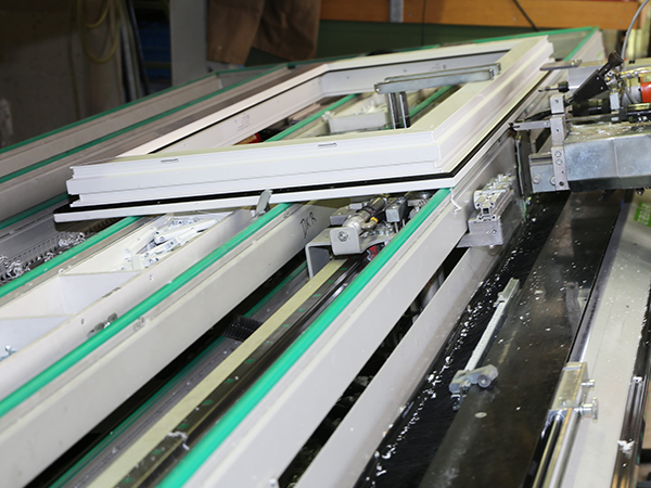 Franke linear guide in a finishing machine