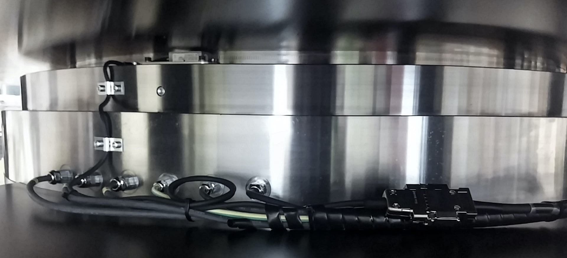 Franke Torqueantrieb in einer Maschine zur Displayreparatur