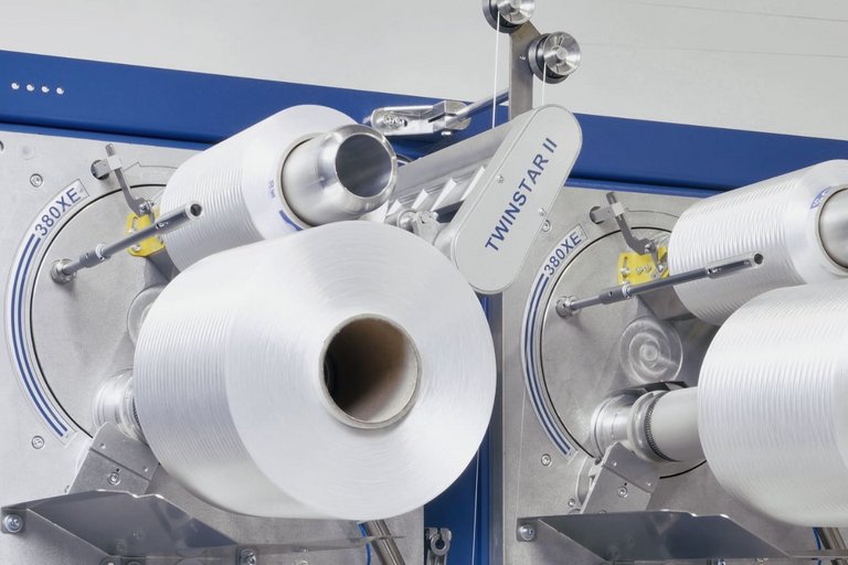 Bij machinetypen met automatische hulswissel gebruikt SAHM dunringlagers en lineaire geleidingen van Franke