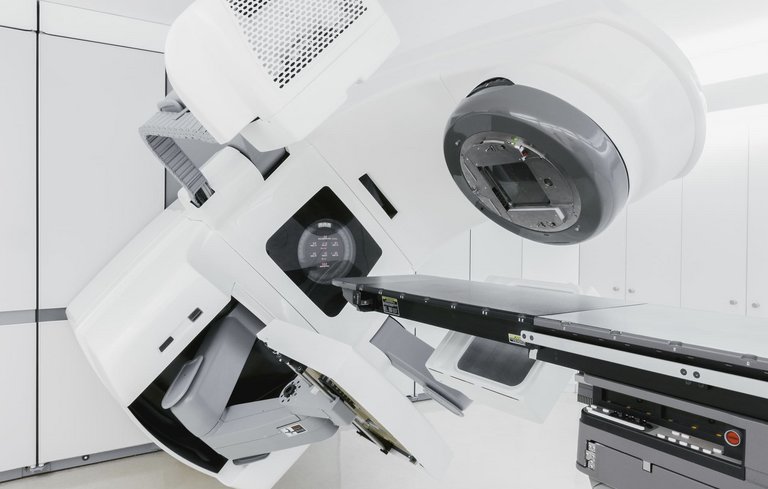 X-ray unit with bearing