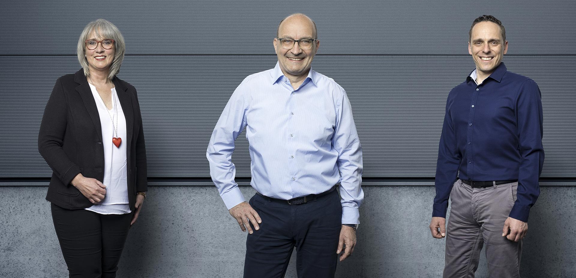 Heike Faustmann (kaufmännischer Vertrieb), Michael Bärstecher (Außendienstberater) und Christian Burghard (technischer Vertrieb) betreuen als Team den Kunden Kronen in Sachen Wälzlager.
