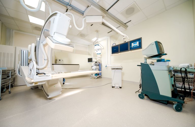 Bearing in an X-ray table