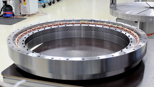 Große Franke Drehverbindung mit integriertem Torqueantrieb