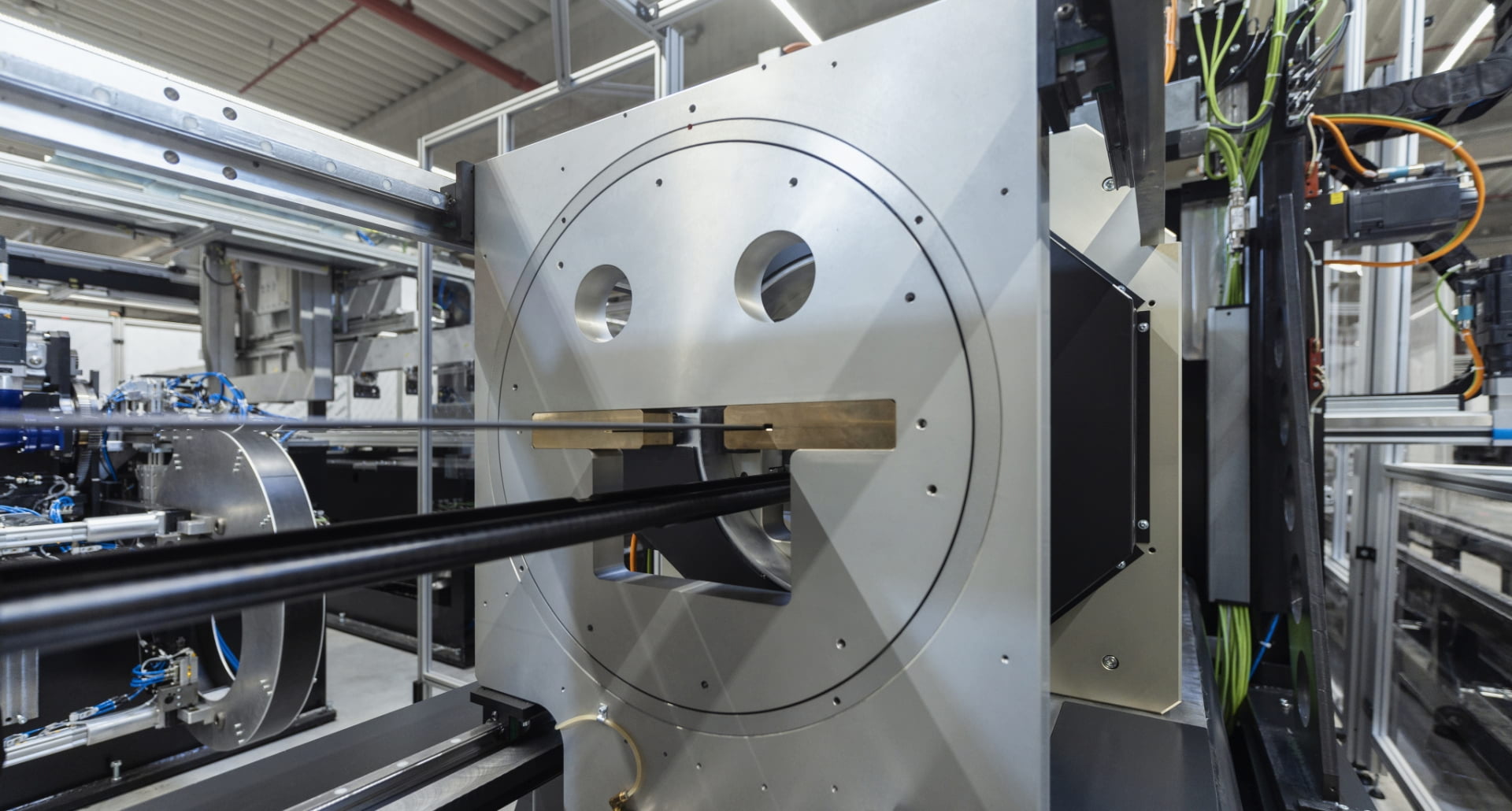 Umschließende Konstruktion aus Aluminium für ein Franke Drahtwälzlager