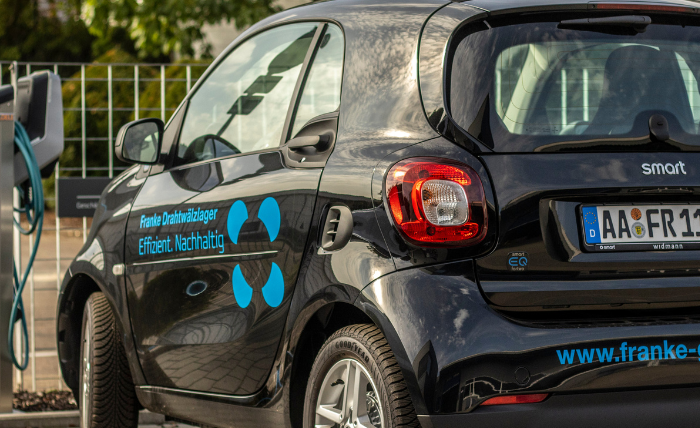 Elektrofahrzeug im Fuhrpark der Franke GmbH